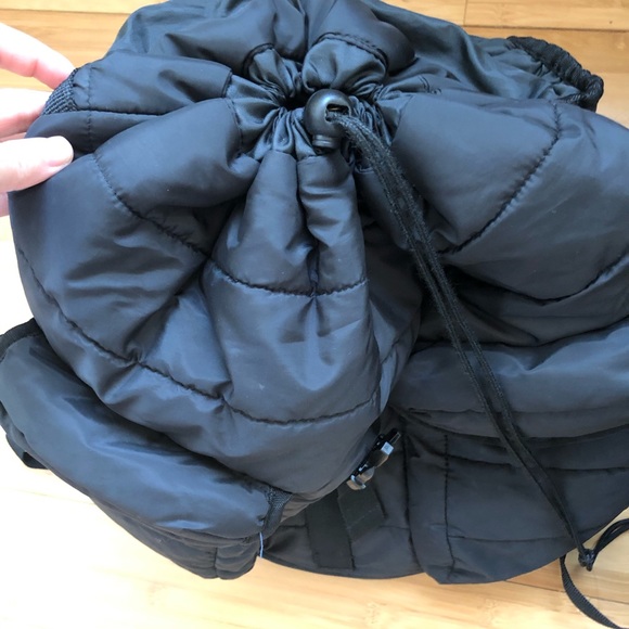 COPY - Uniqlo Padded Backpack with Laptop Pocket - Picture 4 of 5